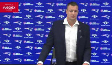 Gronk on a possible statue: "If you put one, just put me in the endzone, and be tiny. Because Tom is one of a kind. The greatest. He played for 20+ years here. I think that the only statue to be deserved here is Tom Brady."
