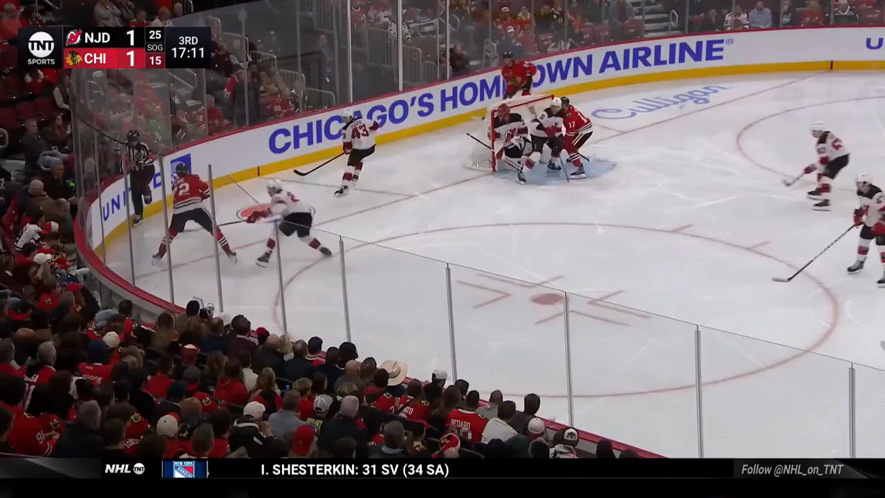 Landon Slaggert, who was called up from the Rockford IceHogs today to play for Andre Burakovsky, tips in a Louis Crevier shot and the Blackhawks lead 2-1