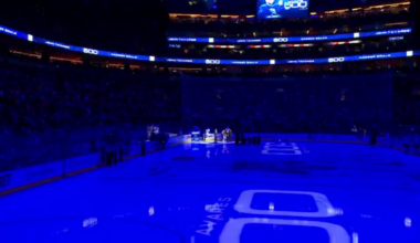 The Maple Leafs celebrate John Tavares hitting 500 career goals