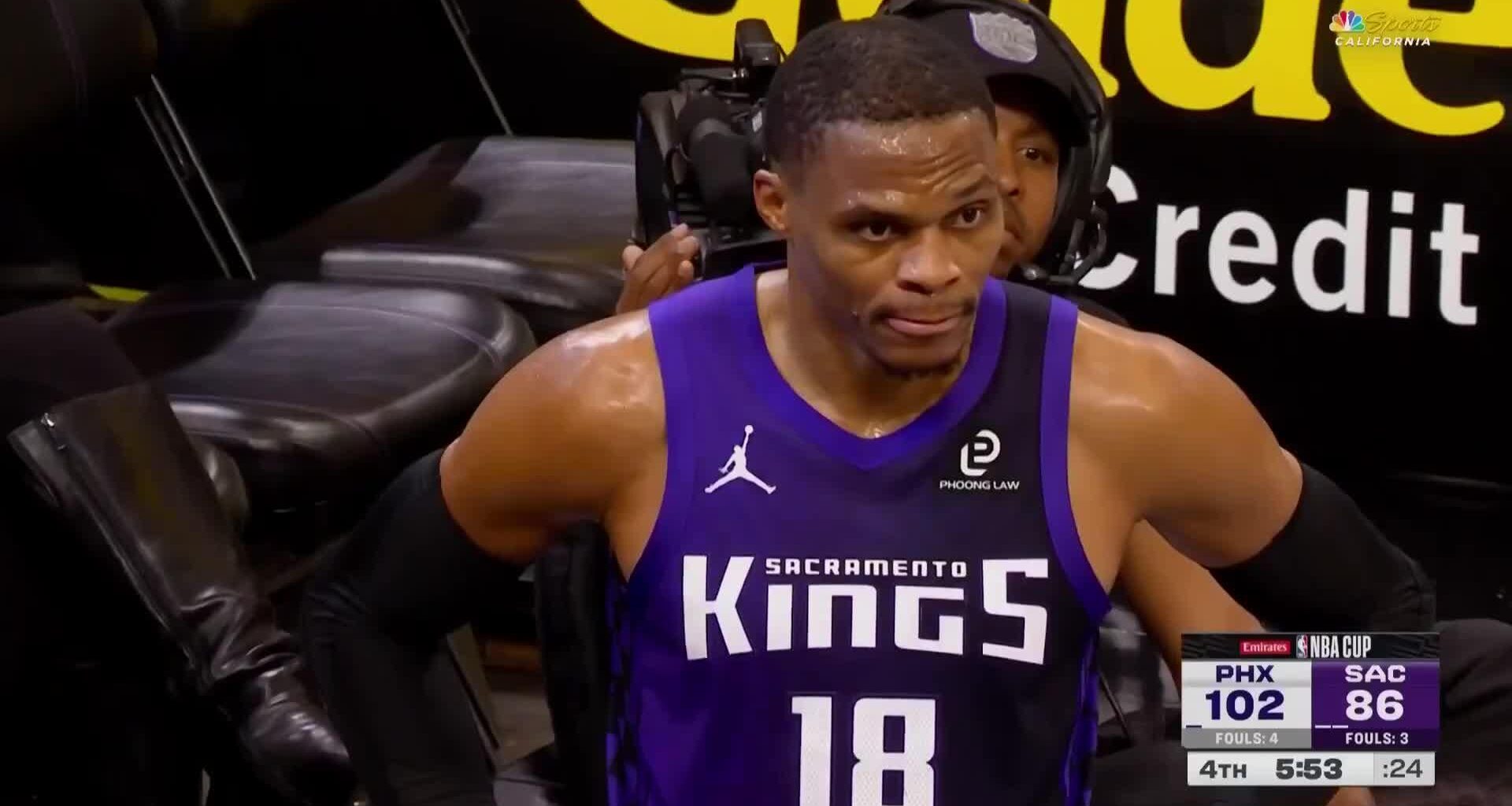 Can't help but feel bad for Zach (and Deebo). They going through hell over in Sacramento 😔