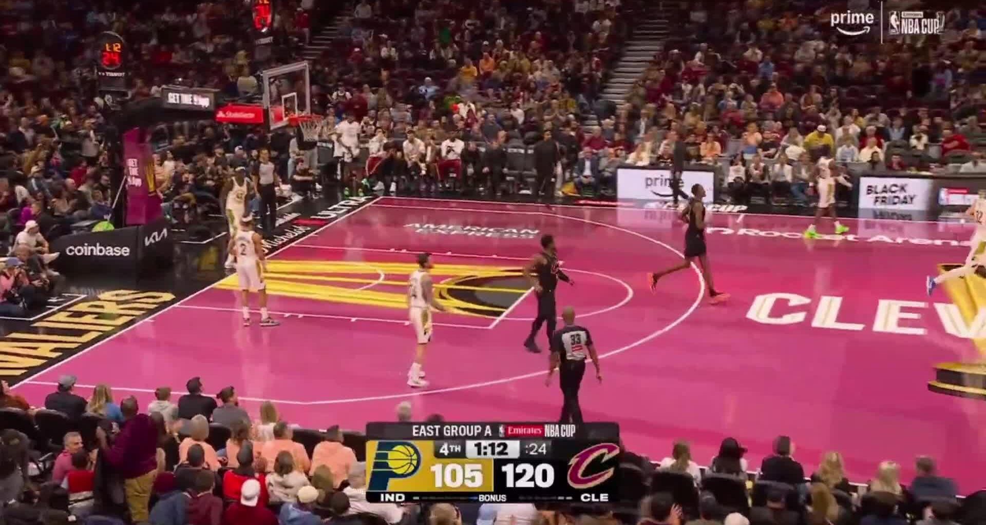 [Highlight] Garland finds Mobley in the dunker's spot who proceeds to dunk over Huff and Siakam