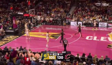 [Highlight] Garland finds Mobley in the dunker's spot who proceeds to dunk over Huff and Siakam