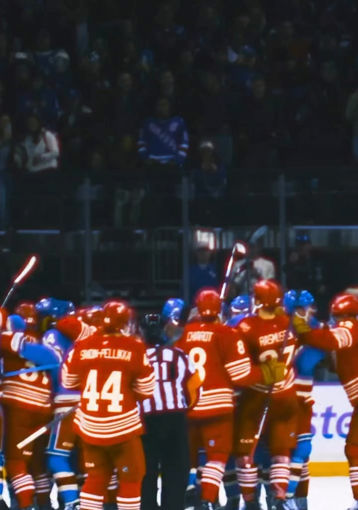 [Red Wings Instagram] How can you not be romantic about hockey?