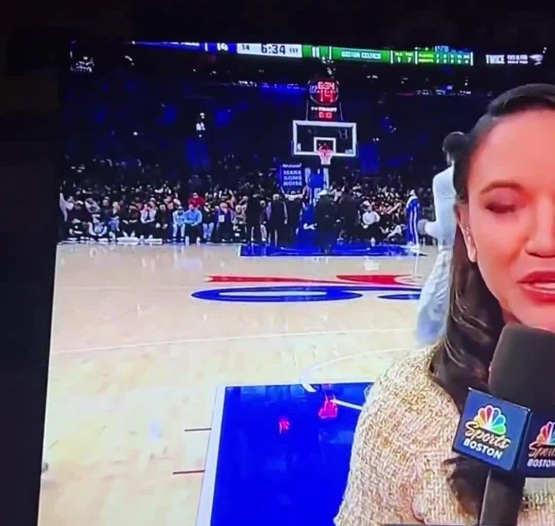 VIDEO: Sixers mascot Franklin avoids Jaylen Brown like the plague to prevent a hair mark being left on him!