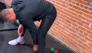 Is Skubal working on the throw between the legs? lol 😂