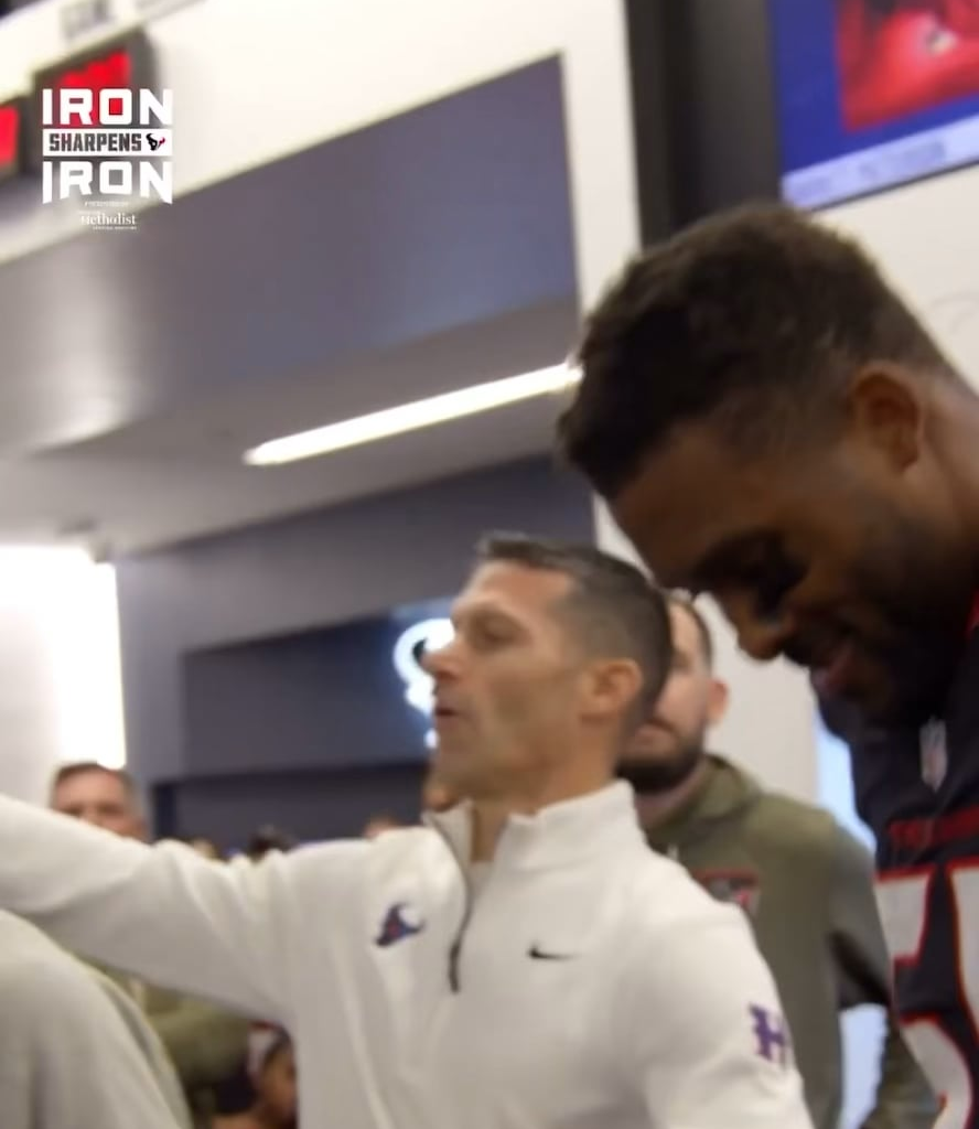 One of my favorite moments of this weekend. After the game, Caserio gave Demeco a game ball for leading this team right after his best friend and former Texan, Earl Cochran, passed away a week ago
