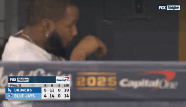 Putting the blue in Blue Jays 🤣😭