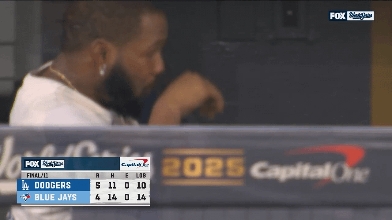 Putting the blue in Blue Jays 🤣😭