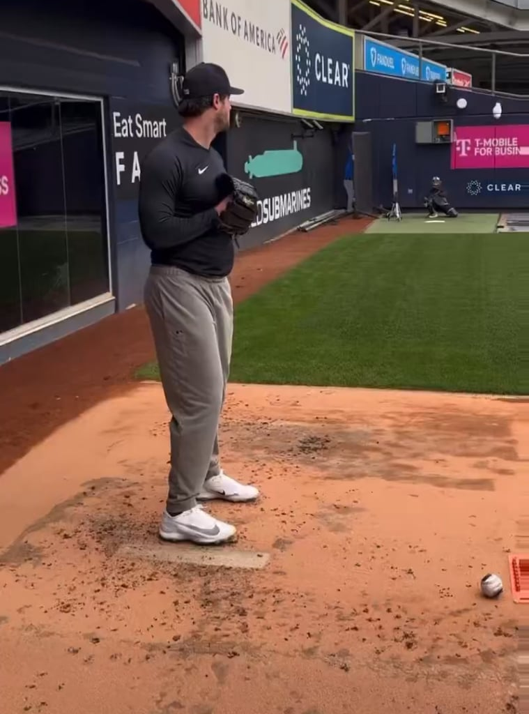 [Kirschner] Gerrit Cole is throwing off a mound, per his Instagram.