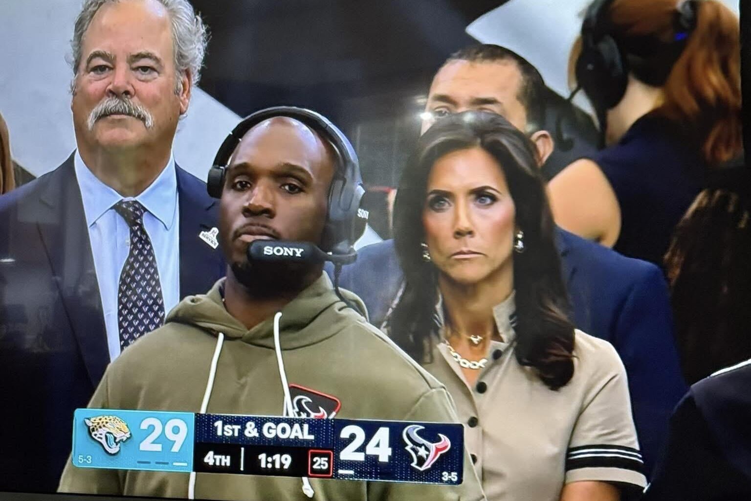 Coach felt the eyes 👀 and got the dub 🤘