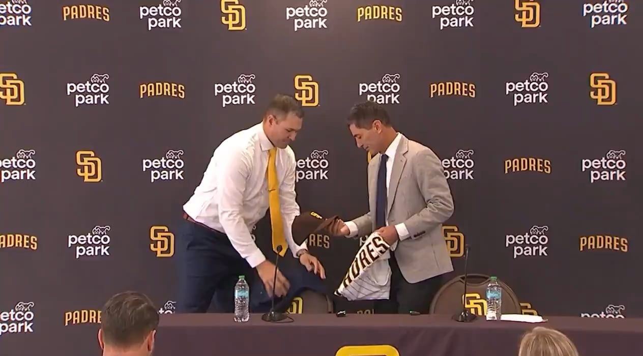 Craig Stammen puts the “SD” back on as the new Padres manager.