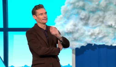 Ryan Seacrest roasted a Pats fan on tonight's episode of Wheel of Fortune