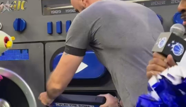 Gortat playing the song!