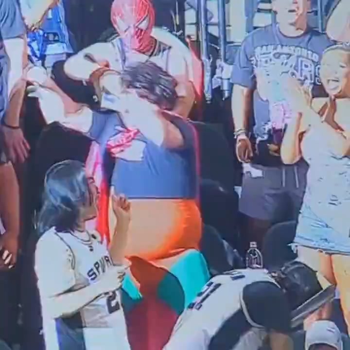 Spurs Win !! Hawk Lose ! Houston Lose !! Fox coming Back tomorrow !!!! What a night !!!