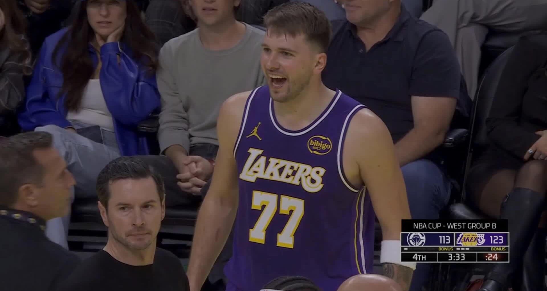 [Highlight] Luka chants "Yeah, yeah, yeah!" at Kris Dunn after being separated