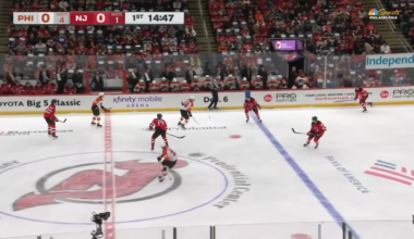 Owen Tippett with his 100th NHL goal and 200th NHL point to put the Flyers up 1-0!