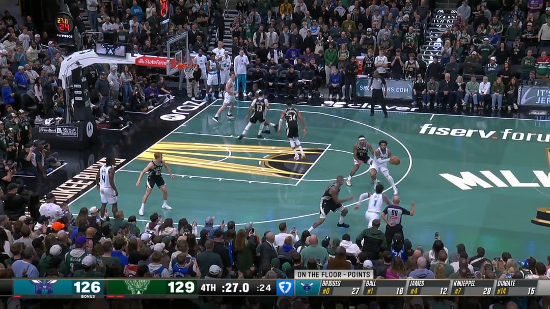 [Highlight] Kon Knueppel, in front of his family, sends the game to OT!