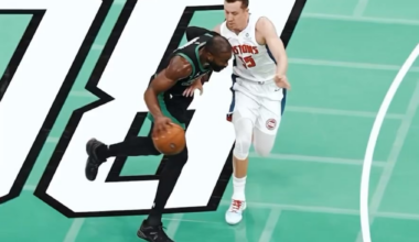 Brown has a killer crossover 😮