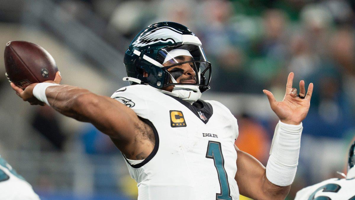 Jalen Hurts revives Eagles offense with added use of deep ball