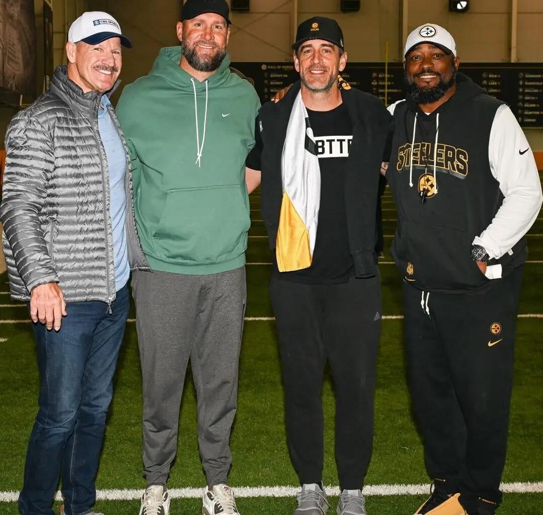 I hope Coach Cowher and Ben came to help 😕