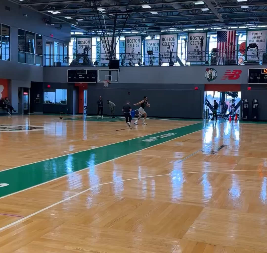 [Noa Dalzell] Jayson Tatum getting in some rehab alongside trainer Nick Sang at Celtics shootaround