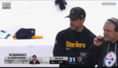 [Highlight] Aaron Rodgers knew the Steelers were in an illegal formation from the sidelines and couldn’t do anything about it.