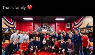 The injured squad made it into the picture as well 🩷