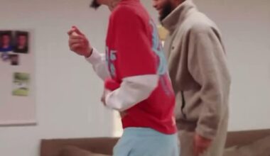 Knueppel tries to put Lamelo on a poster