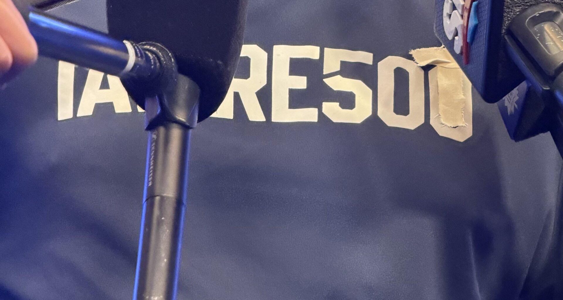 [Alter] Auston Matthews has already changed the Tavares500 shirt to Tavares501