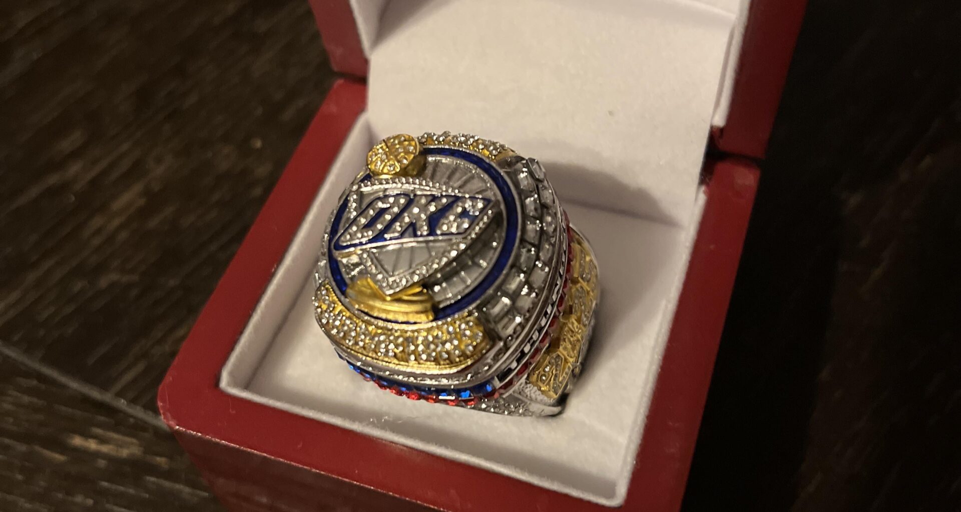 These replica rings are legit. Looks amazing.