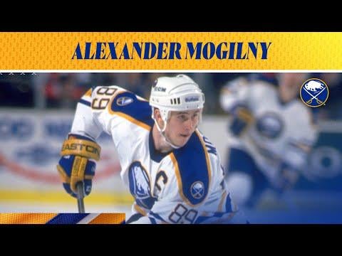Alexander Mogilny scores 76 goals in a season