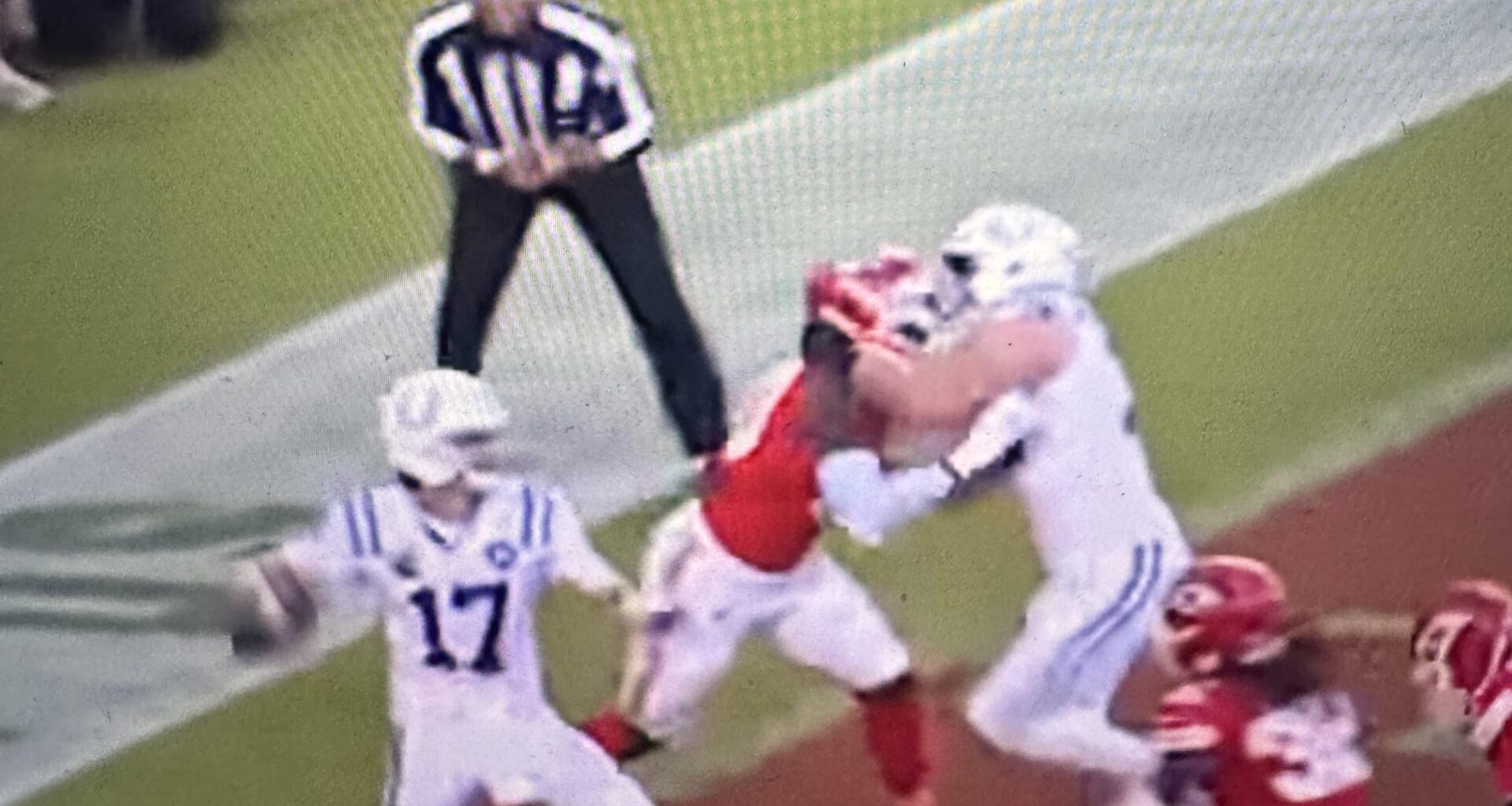 “Omg Chiefs get all the calls”