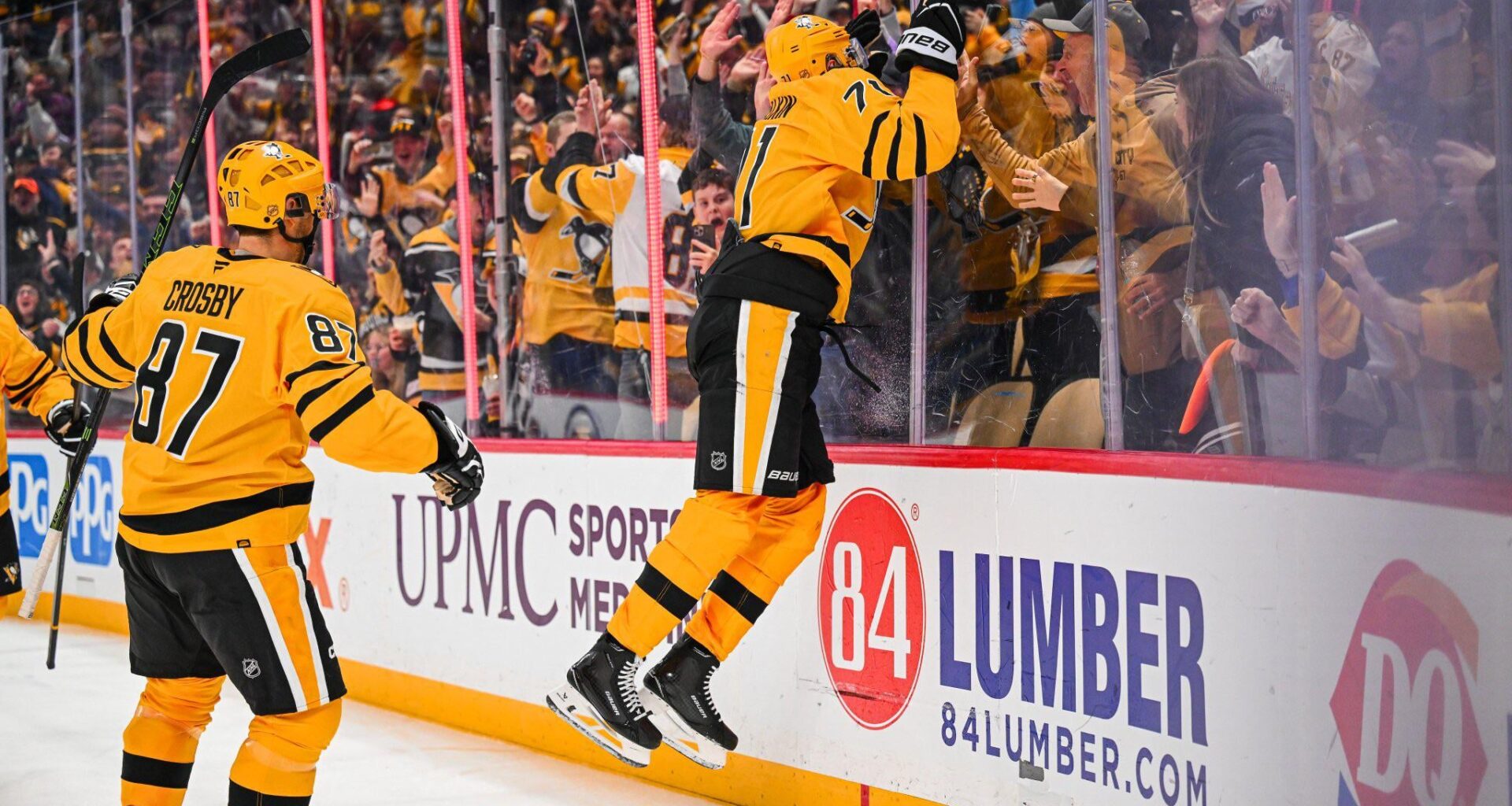 Evgeni Malkin has points in eight of his last ten games and has a team-leading 24 (6G-18A) points on the year.