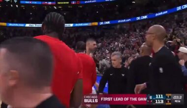 [Highlight] Bulls commentator Stacey King reacts to Nikola Vucevic's game winner: "I'm coming again Elizabeth! Oh lawd, it's the big one Elizabeth!"