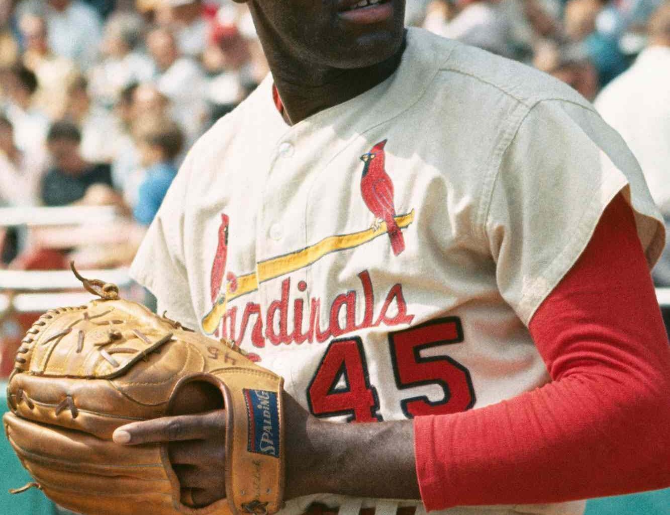 In 1968 Bob Gibson went 7 innings in each of his first 2 starts. He then went  8+ innings in each of his final 32 GS (28 CG)