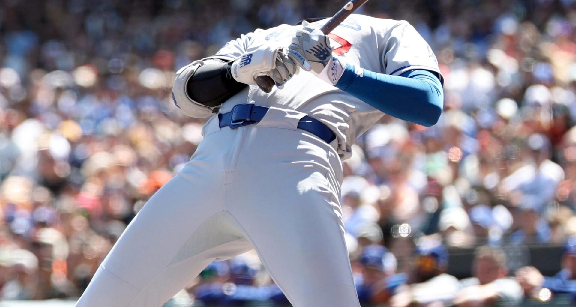 The Tokyo Photojournalists Association announced this year’s awards. In the Sports–Overseas category, a Sankei Shimbun photographer won for a striking shot capturing the instant Shohei Ohtani instinctively recoiled