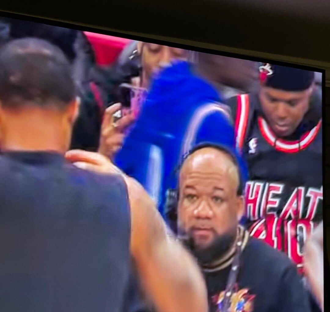 I was at the gym with my girl and made it on TV 🔥 let's go heat #MiamiHeatingUp