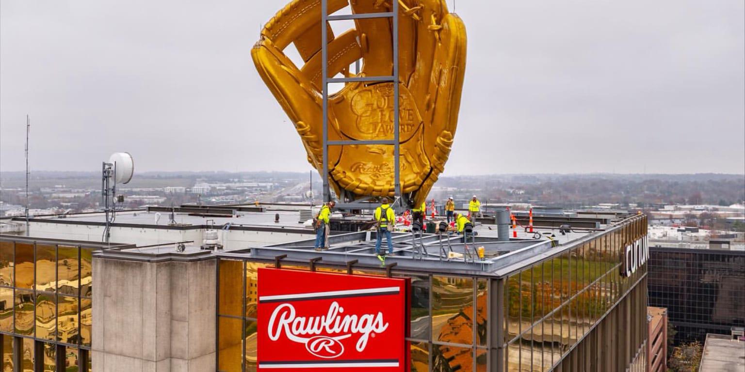 Rawlings adds giant gold glove to roof of St. Louis headquarters