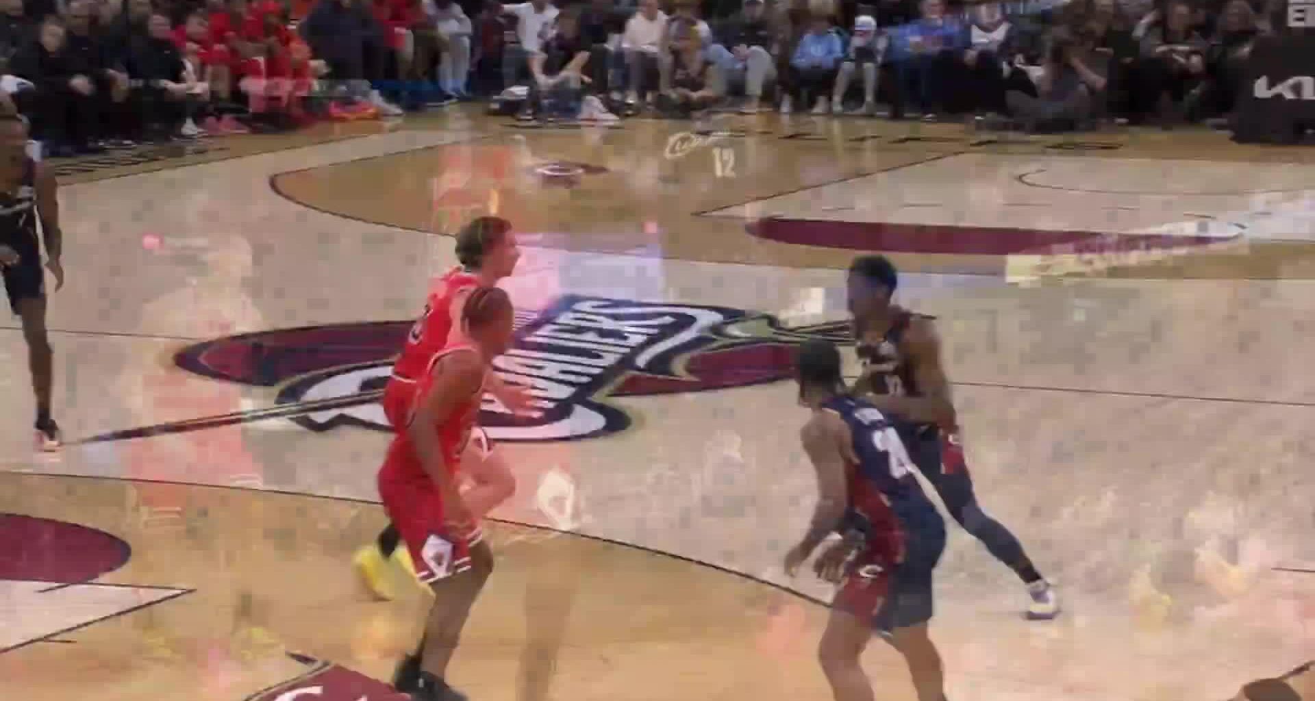 [Highlight] Additional replays of De'Andre Hunter's anklebreaker on Giddey