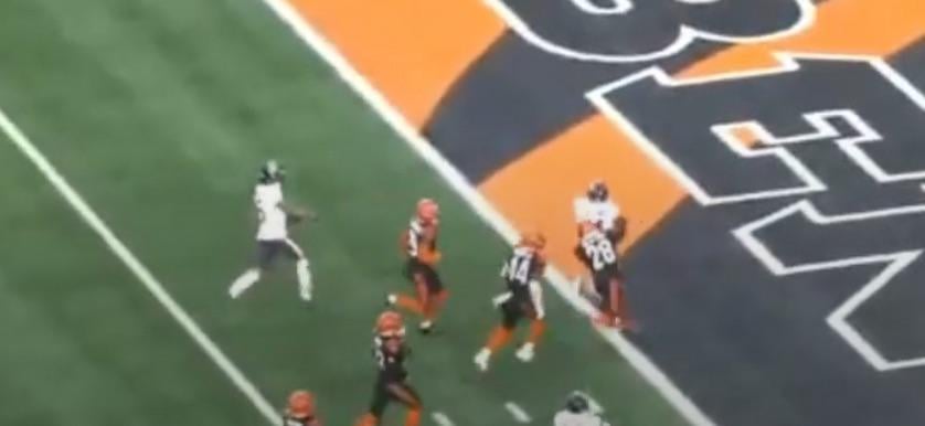 I am happy the sports media throwing Bears Highlights around. Makes me feel like our team is relevant again.