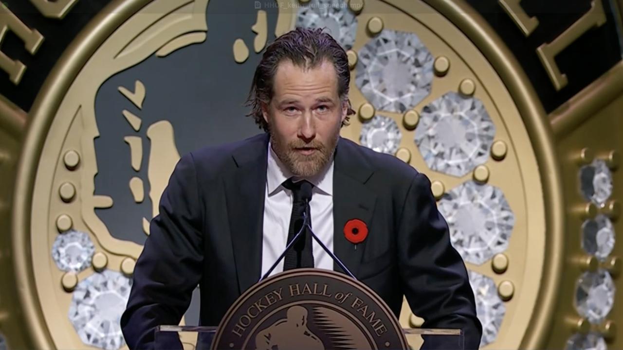 Duncan Keith at the Hockey Hall of Fame Induction | NHL.com