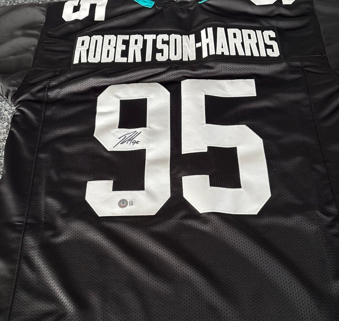 Ended up trying my luck one more time at those mystery boxes