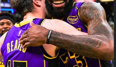 The first and ONLY player to play in his 23rd season. Welcome back, Bron!!! 11PTS 2/3 from 3 2REB 12AST 1STL