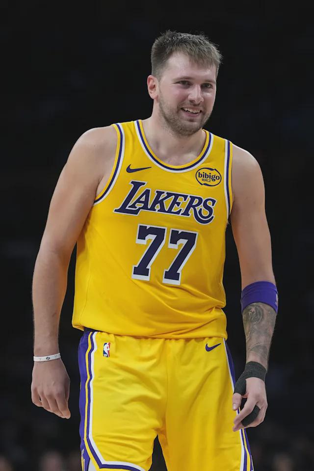 Welcome back The Don. 44 pts 12 rebs 6 ast game.