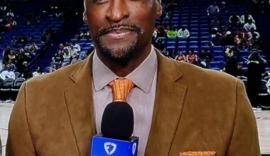 “Shai! My goodness. Police might be waiting for him after the game. He stole that one, folks!”