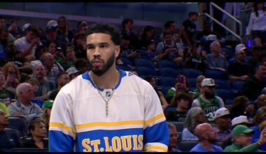 [B/R OpenIce] Jayson Tatum rocking the Blues Winter Classic sweater tonight 🥶
