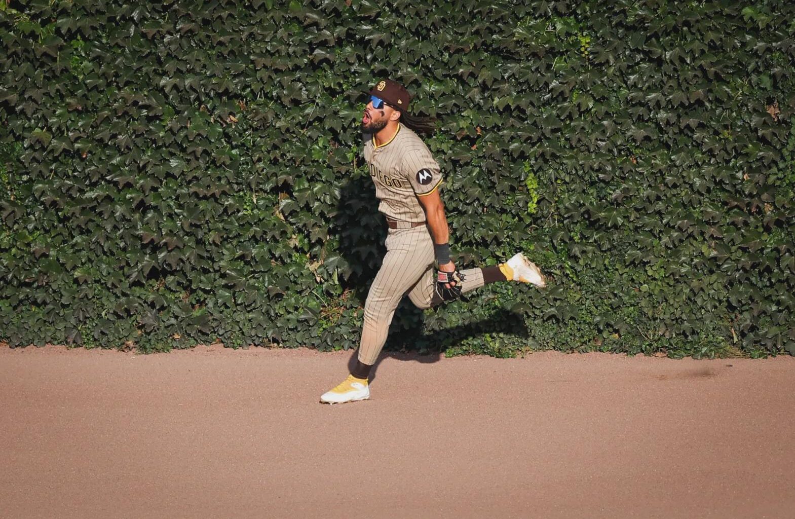 [Acee] A report early in the week became a talking point as the possibility mushroomed as it wound through the vast expanse of the World Wide Web and made its way to the General Manager Meetings at The Cosmopolitan hotel. “We’re not trading Tatis,” one Padres source said emphatically on Wednesday.