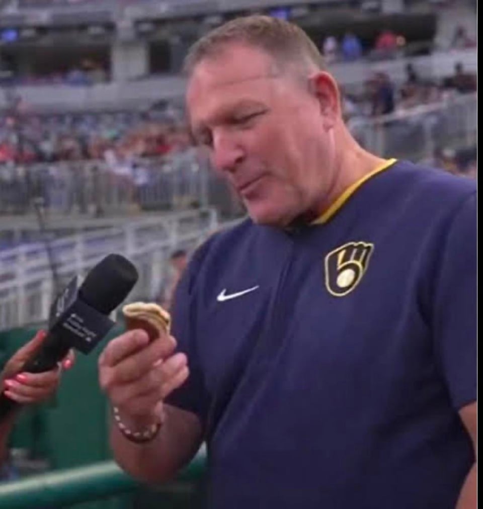 Big Murphy and his pocket pancakes are going for back-to-back Manager of the Year! LFG 🍻🍻🧇🧇