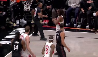 [Highlight] Referee Bill Kennedy makes the travel call with a visual demonstration