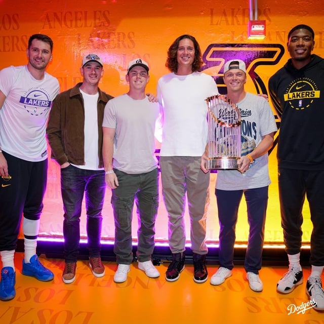 World Series champs Blake Snell, Tyler Glasnow, Will Smith, Alex Call, and Evan Philips visits and brings their WS trophy to the LA Lakers.